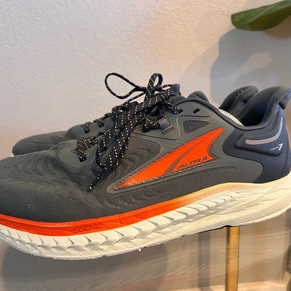 Altra Men's Neutral Trainer in Charcoal with Orange Accents